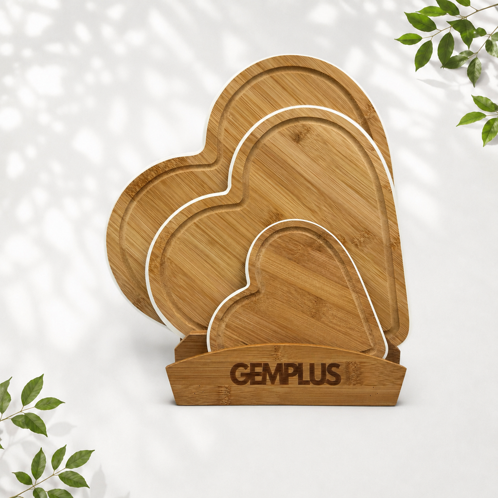 3 Heart Bamboo Chopping Boards with Stand, White