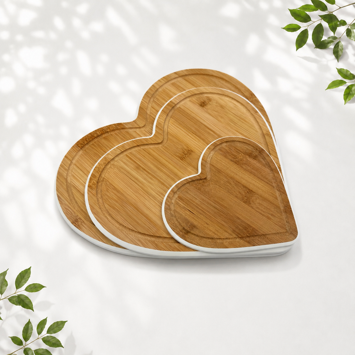 3 Heart Bamboo Chopping Boards with Stand, White