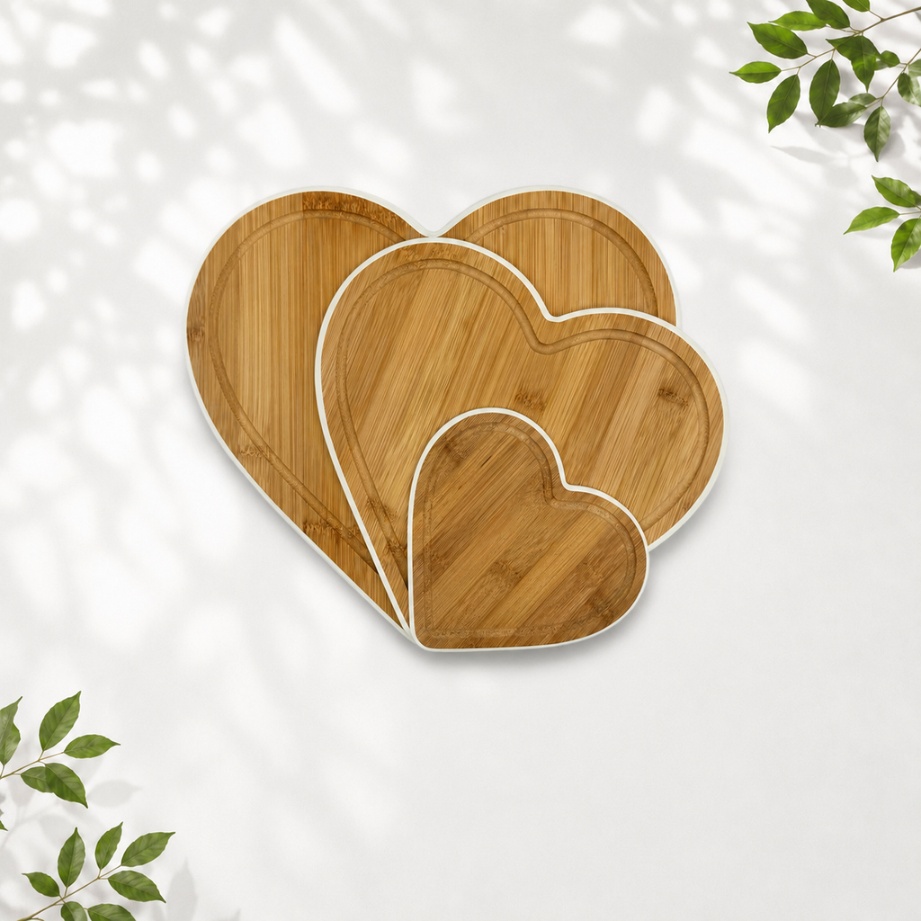 3 Heart Bamboo Chopping Boards with Stand, White